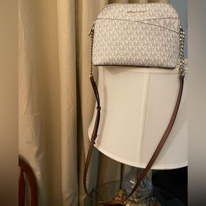 Michael Kors please check all picture of condition